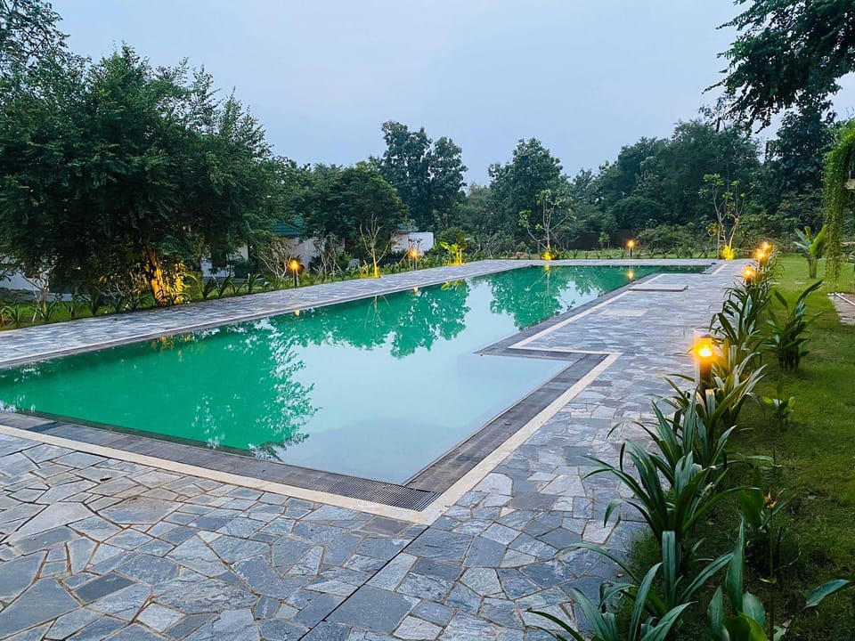 Swimming pool