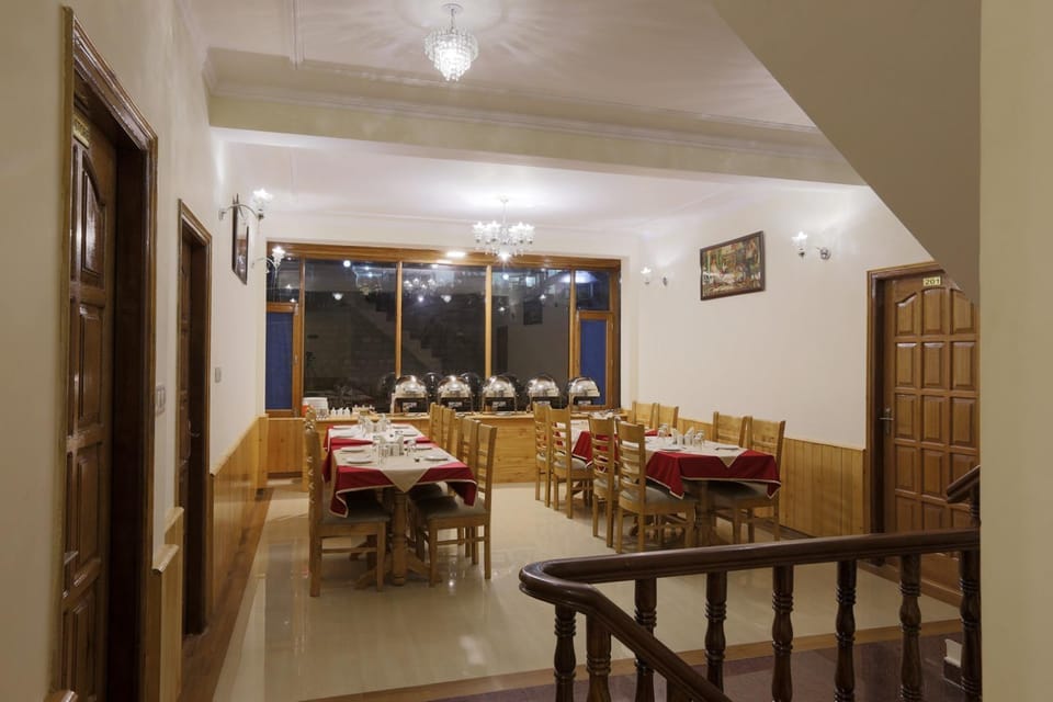 HK INTERNATIONAL BY MOKSHA  Hotel in Manali