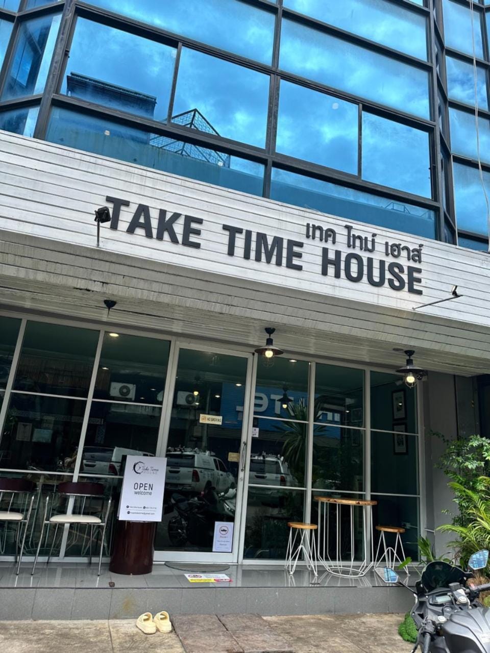 Take time house Hostel in Chiang Mai