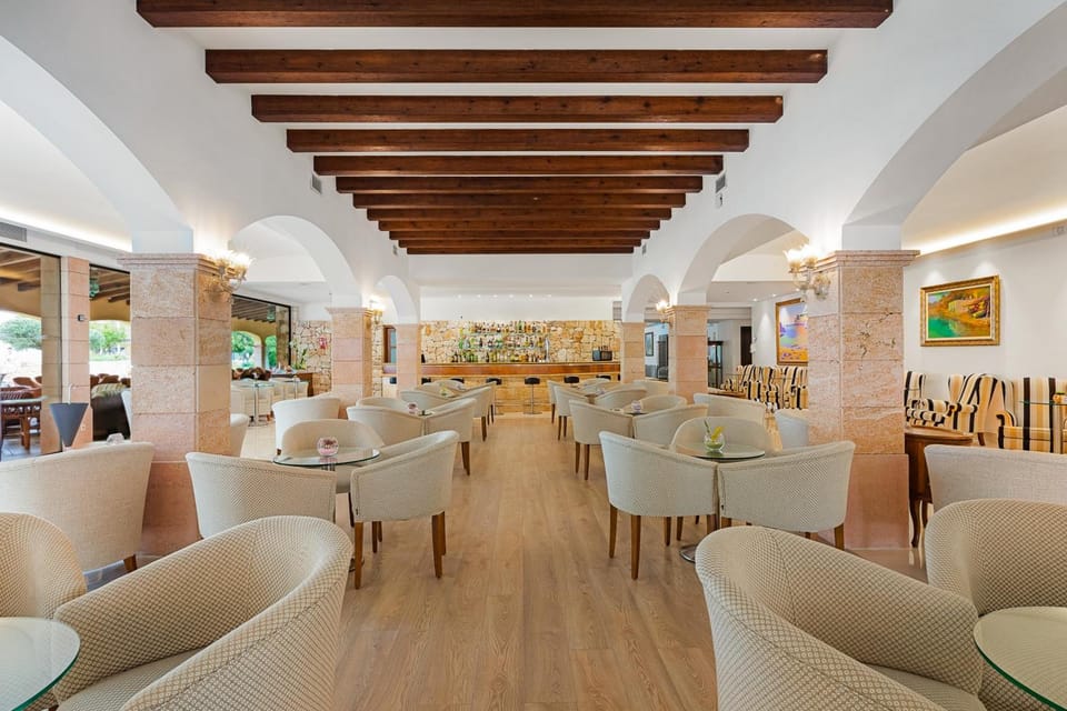 CM Mallorca Palace - Only Adults Hotel in S'illot