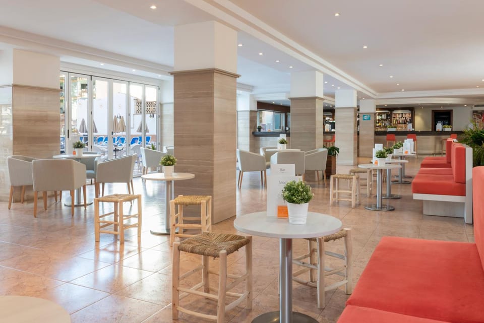 Bar/lounge