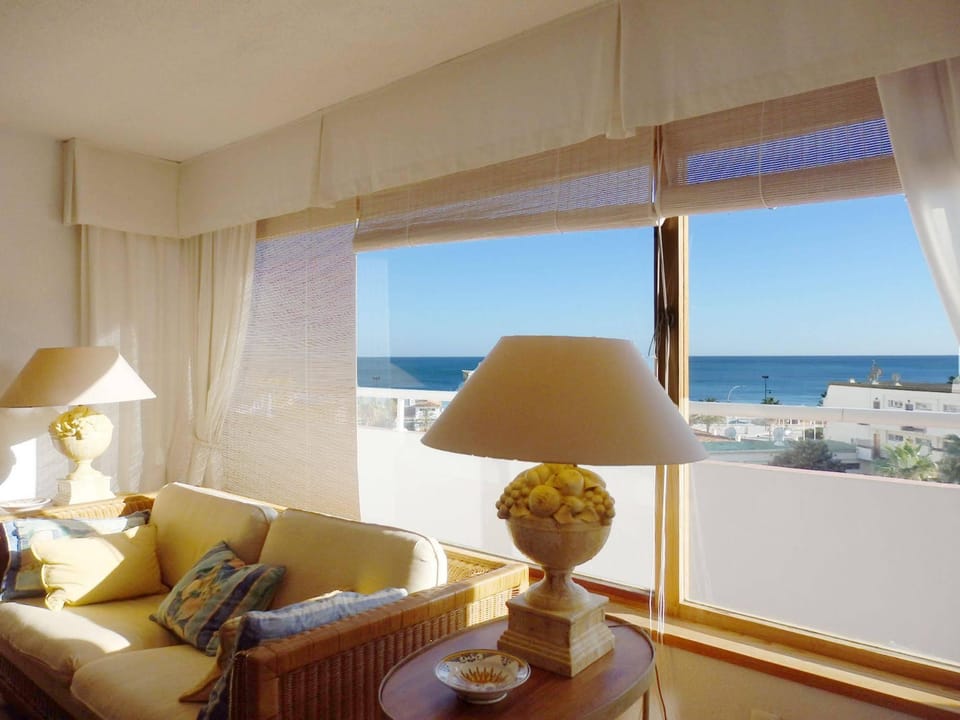 Waterfront Playamar Apartments Hotel in Torremolinos