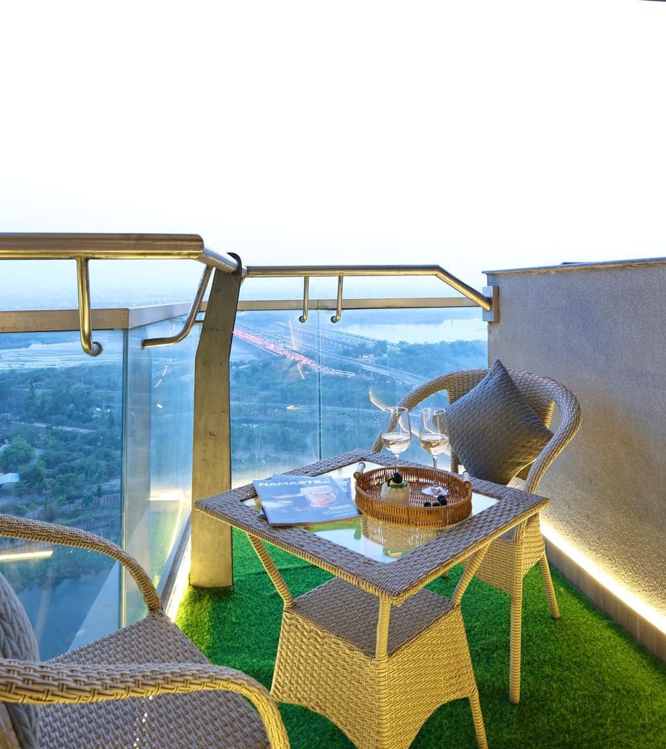 Supernova Spira Luxury Hotel Hotel in Noida