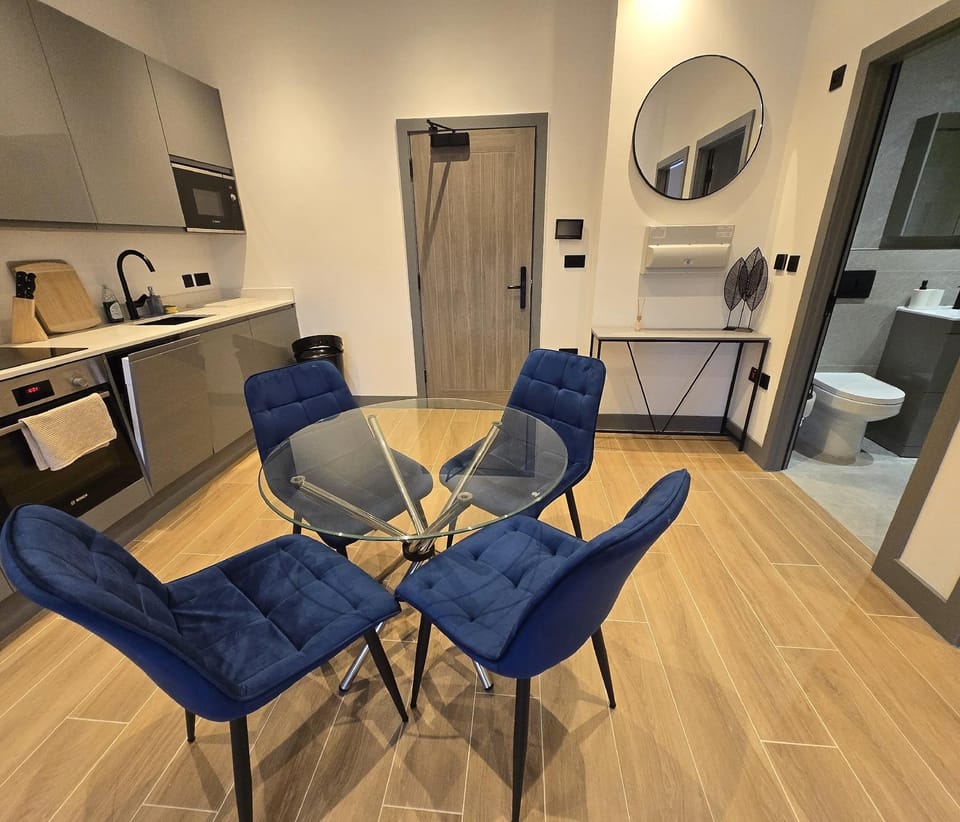 Finchley Stylish 1-Bed | Great Location Hotel in London