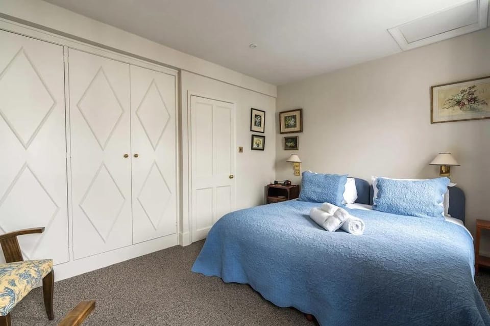 Charming 2BD Garden House - Hammersmith Hotel in London