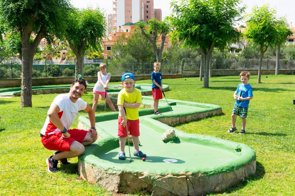 Mini golf course