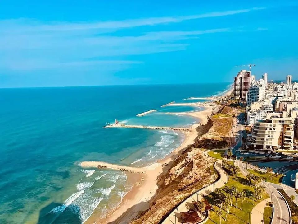 Sea Breeze Hotel in Netanya