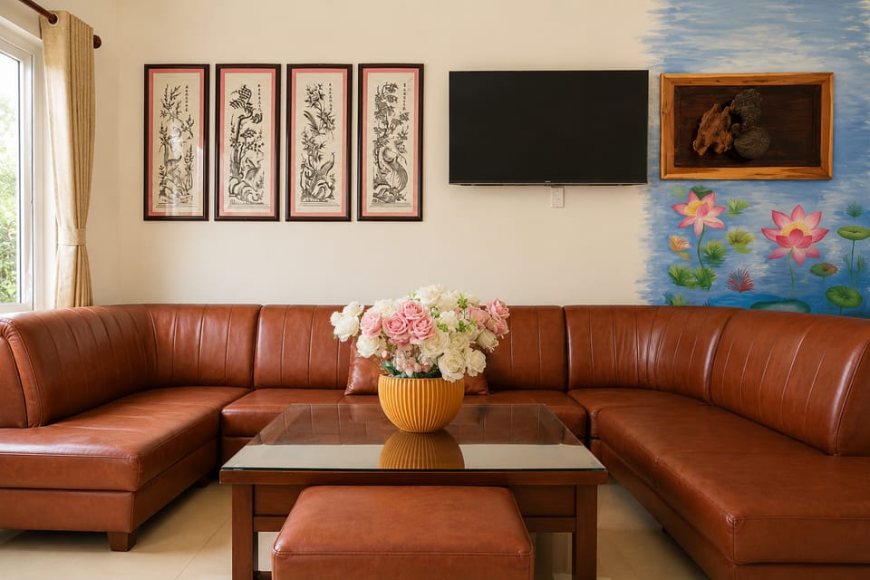 Shared lounge/TV area