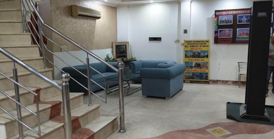 Ratan Deep Lodging House Hotel in New Delhi