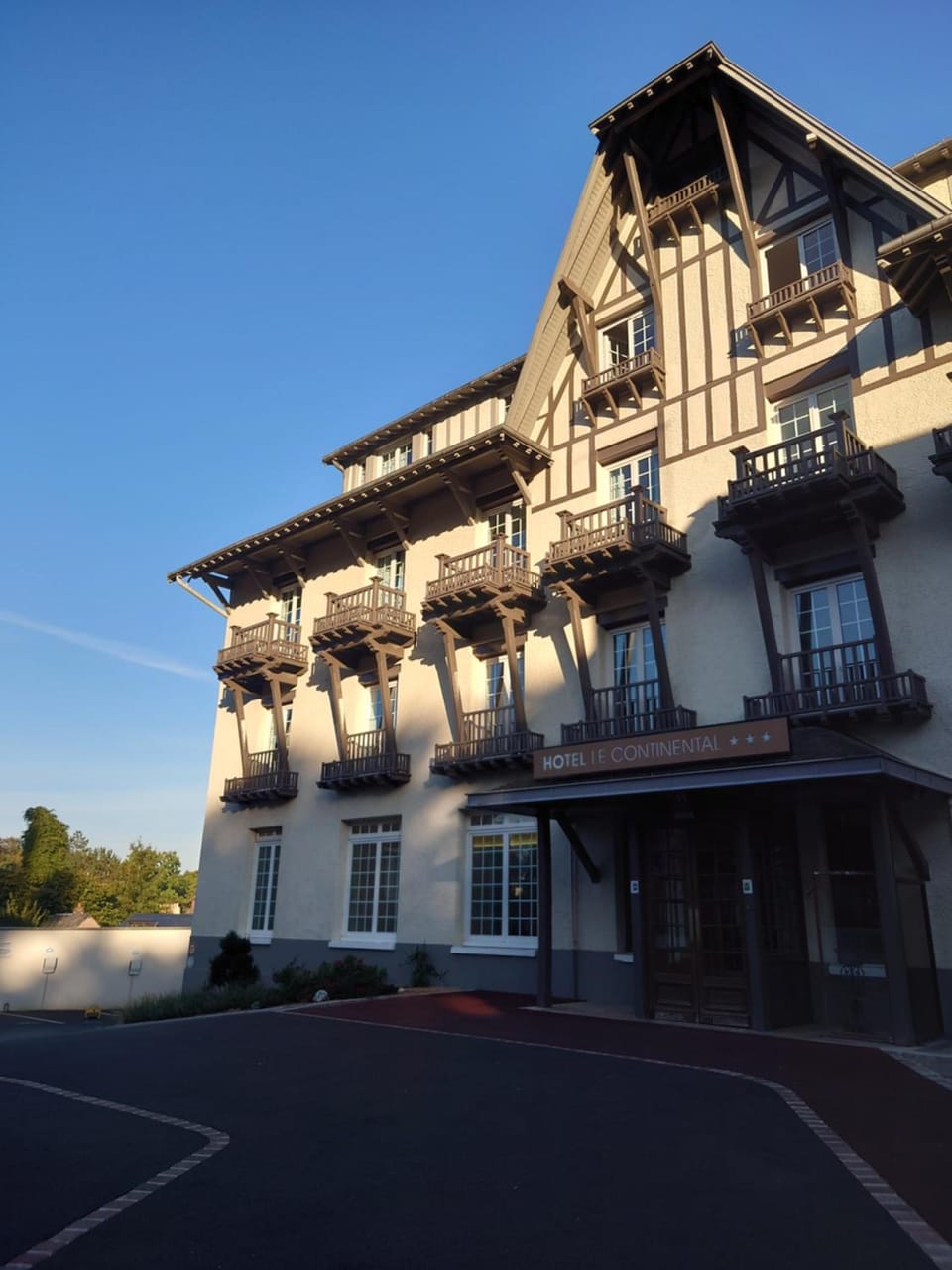 Hotel Le Continental Hotel in Normandy