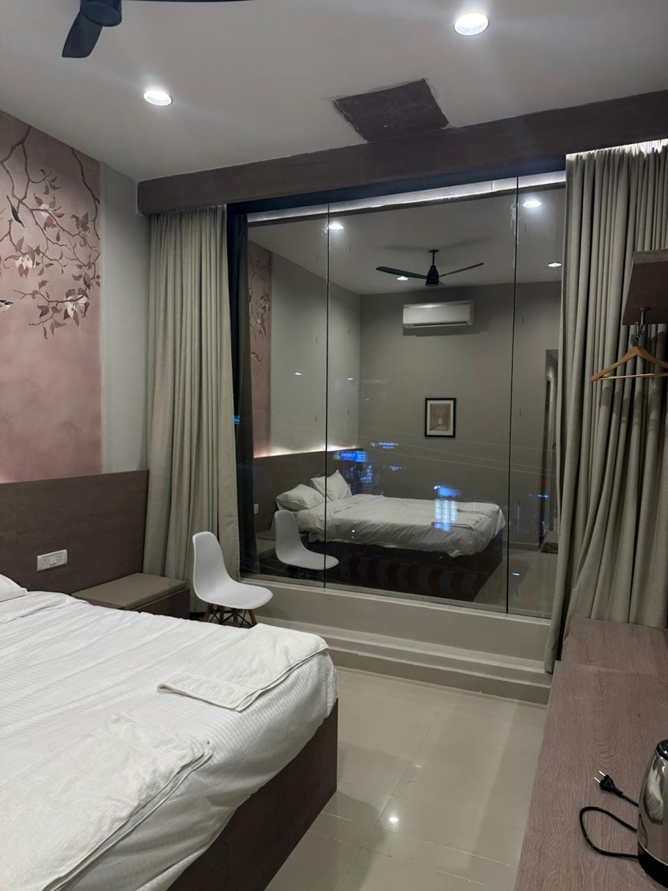 Calicut Restaurant & Rooms Hotel in Chennai
