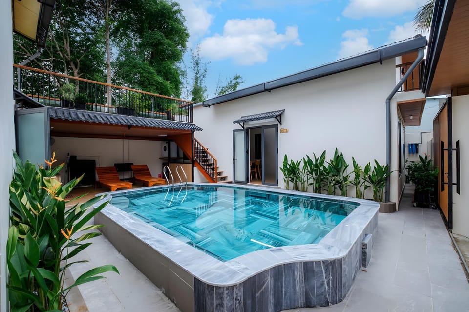 Private pool