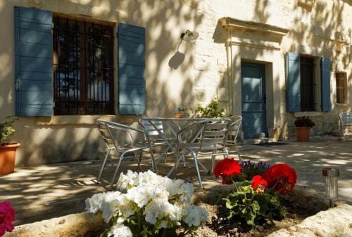 Le Mas d'Isnard Hotel in Arles