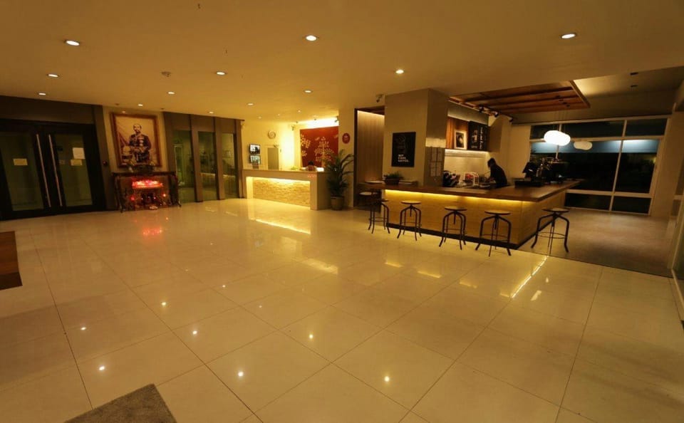 The Royal Bee Aparthotel Don Mueang International Airport Apartment hotel in Bangkok