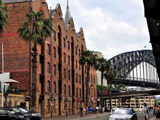 Charming City-View Apt, Next to Darling Harbour Hotel in Sydney