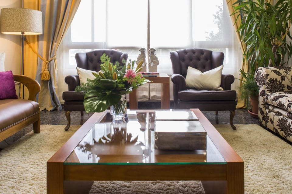 Shared lounge/TV area
