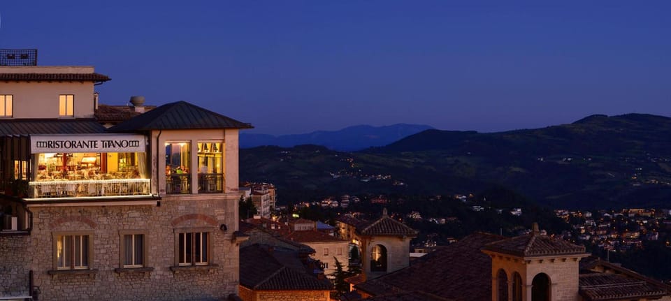 Titano Suites Hotel in Marche