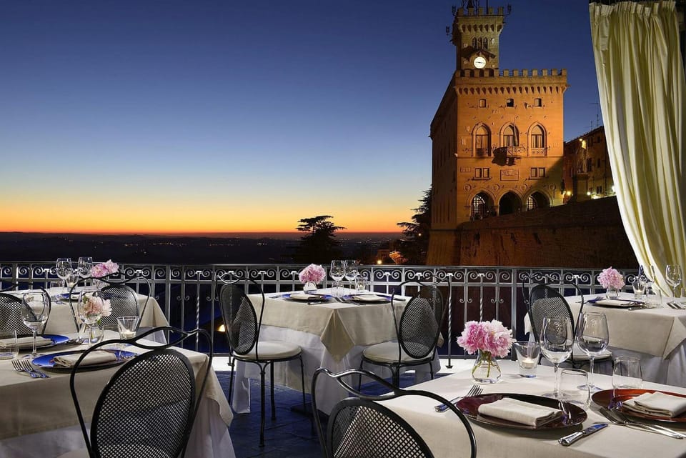 Titano Suites Hotel in Marche