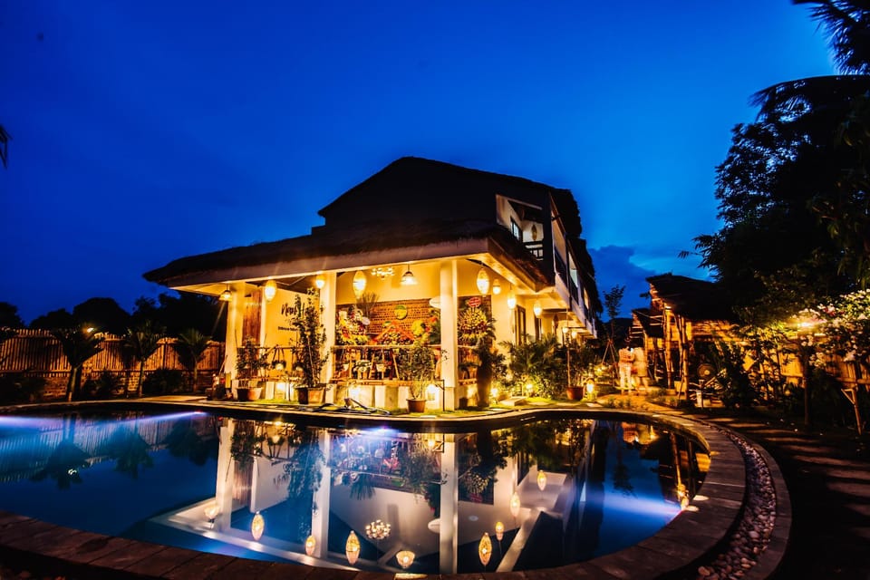 Swimming pool [outdoor]