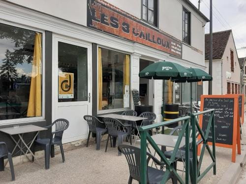 Les 3 Cailloux Bar Restaurant Hotel in Bourgogne-Franche-Comté