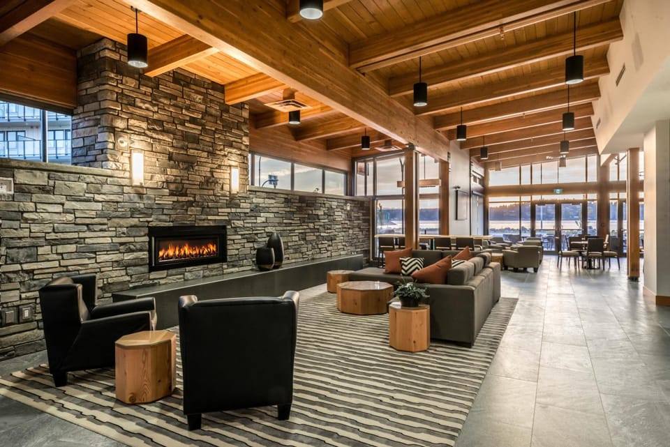 Shared lounge/TV area
