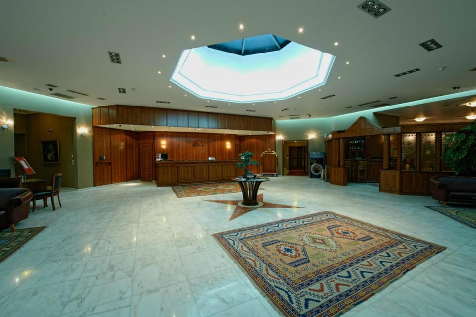 Shared lounge/TV area