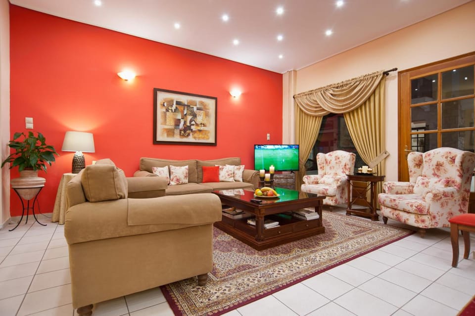 Shared lounge/TV area