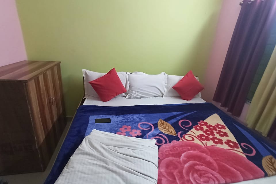 Trinayani Guest House Hotel in West Bengal