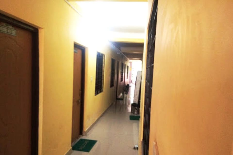 Trinayani Guest House Hotel in West Bengal
