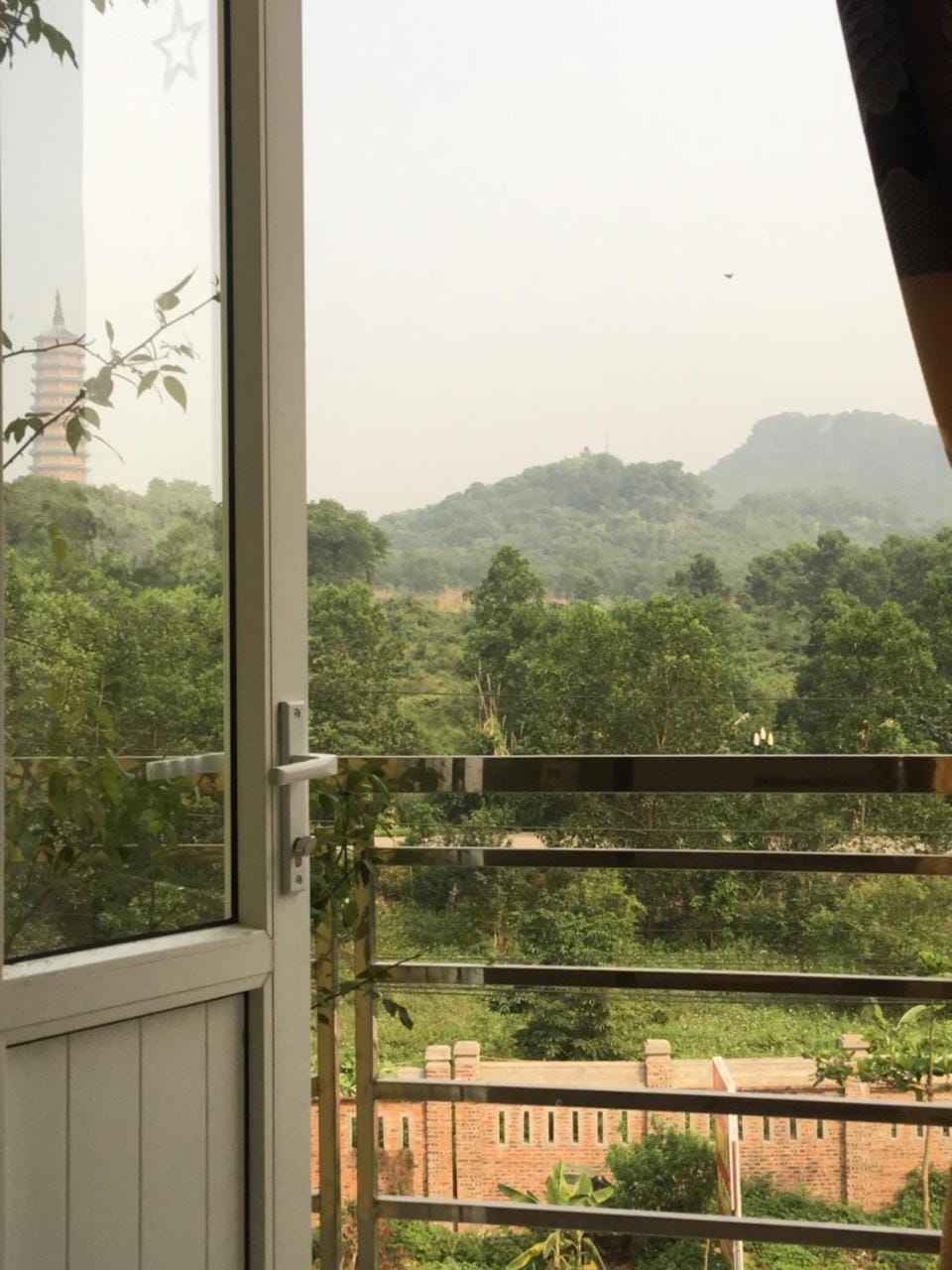 Khach San Ha Phuong Hotel in Laos