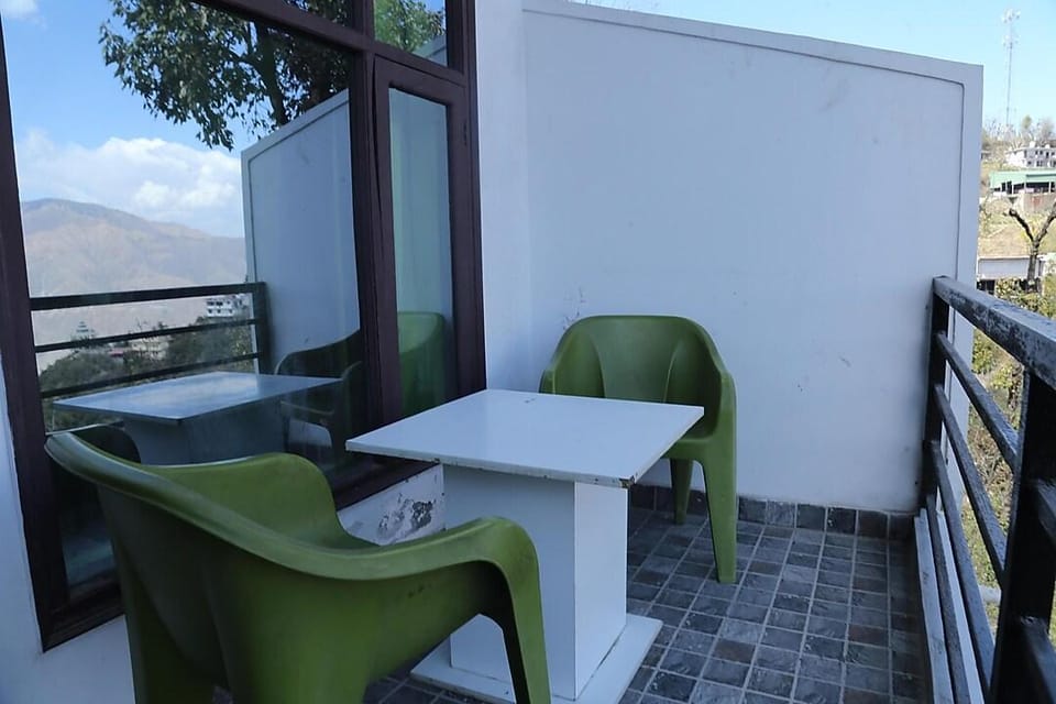 Grand vista retreit Hotel in Uttarakhand