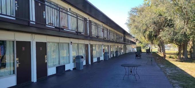 Paramount Lakeside Inn & Suites Hotel in Lakeland