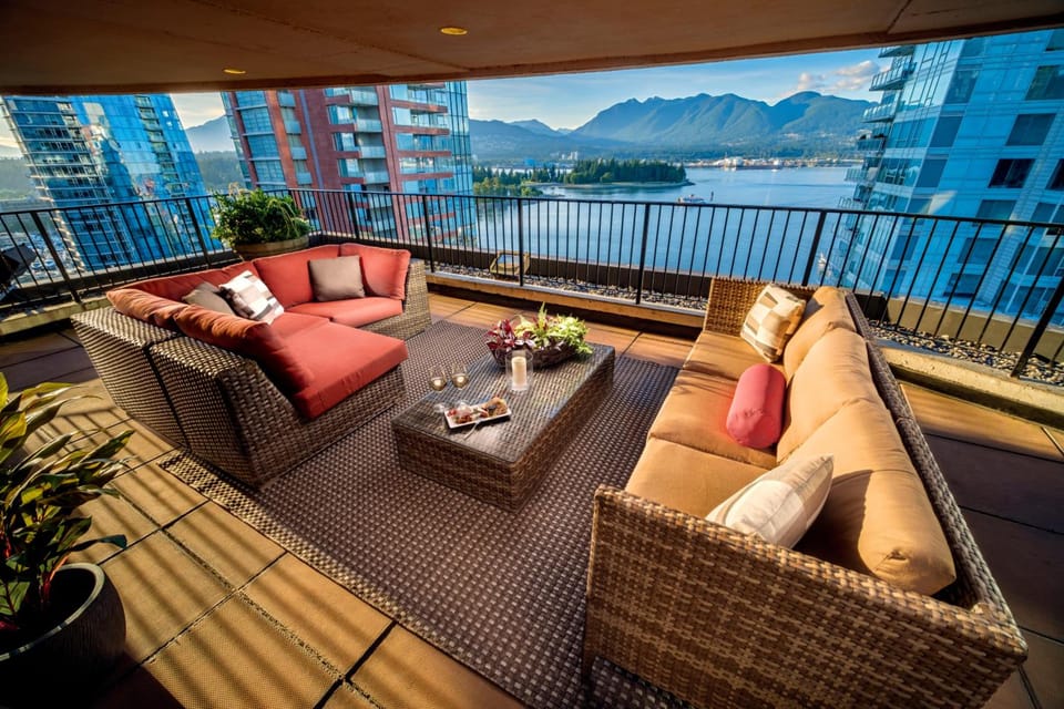 Pinnacle Hotel Harbourfront Hotel in Vancouver