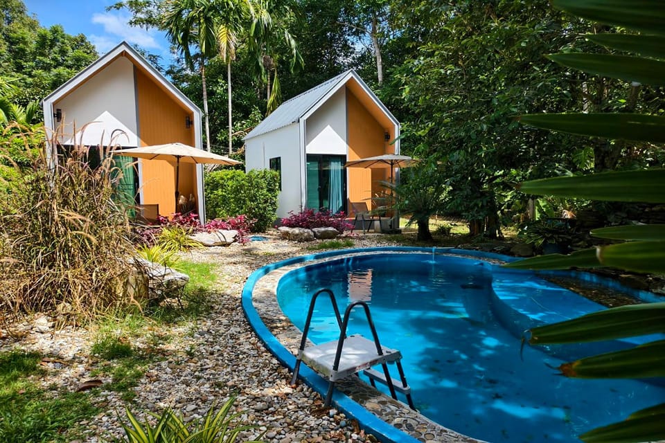 Pool Villa Baan Suan Phrom Khiri Hotel in Thailand