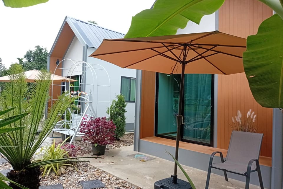 Pool Villa Baan Suan Phrom Khiri Hotel in Thailand