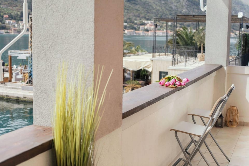 Guesthouse STEP Hotel in Dobrota