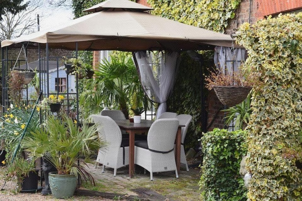Harmondsworth Hall Hotel in London Borough of Hillingdon