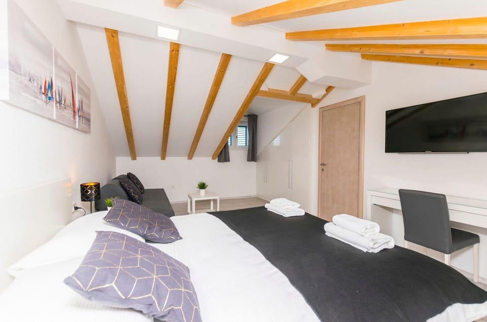 Apartments and Rooms Adriatic Suites Hotel in Šibenik