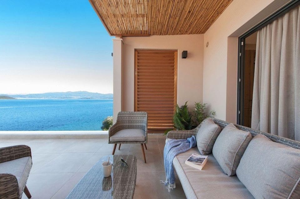 DEL MARE SUITES Hotel in Euboea
