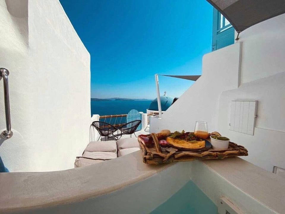 Luxus VIP Suites Hotel in Oia