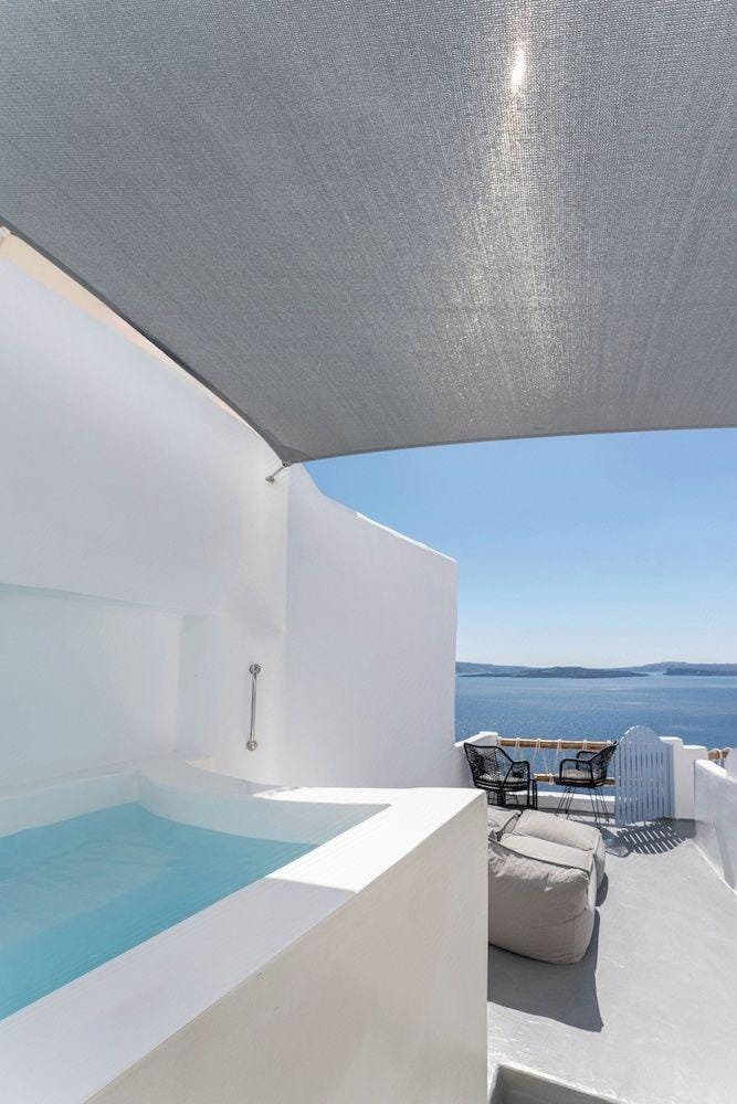 Luxus VIP Suites Hotel in Oia