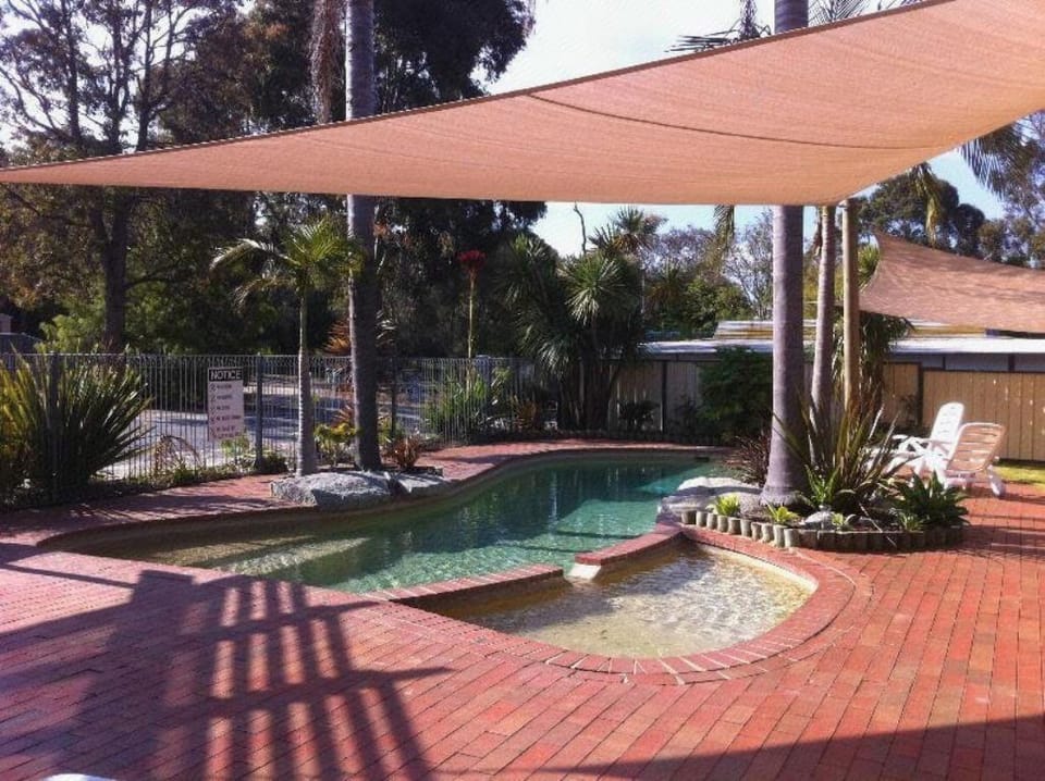 Mallacoota's Shady Gully Caravan Park Hotel in Mallacoota