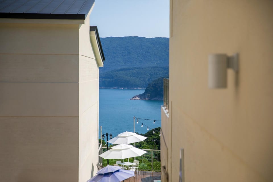 Geoje Hammer Pool Villa Hotel in South Korea