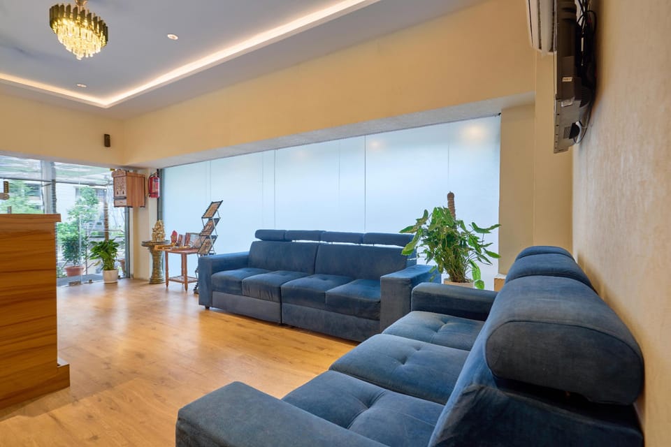 Treebo Saffron Suites, Near Financial District & US Consulate Hotel in Hyderabad