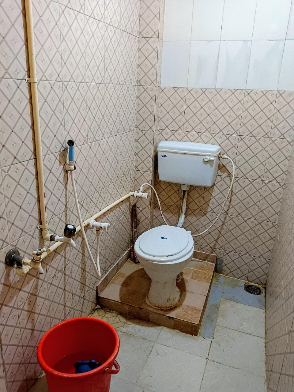 Kaveri Deluxe Lodge Hotel in Karnataka