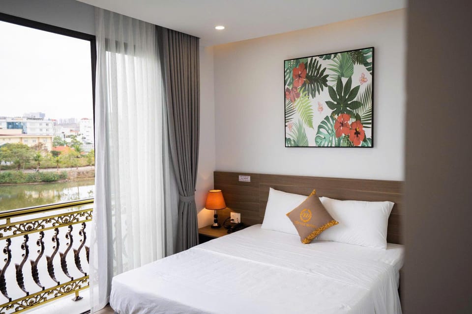 Tiến Đạt Hotel Hotel in Laos