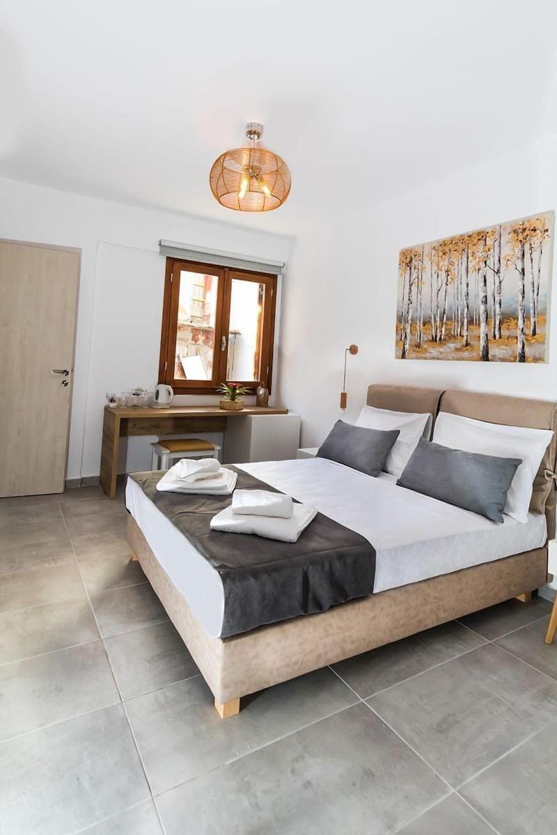 Deluxe Hotel Hotel in Chania