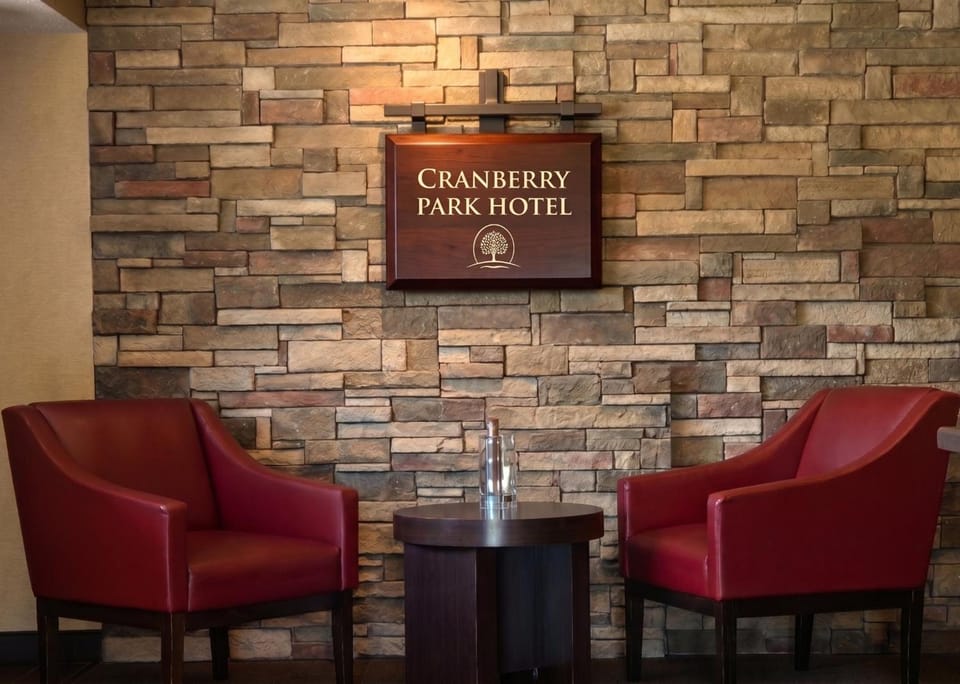 Cranberry Park Hotel  Hotel in Cranberry Township