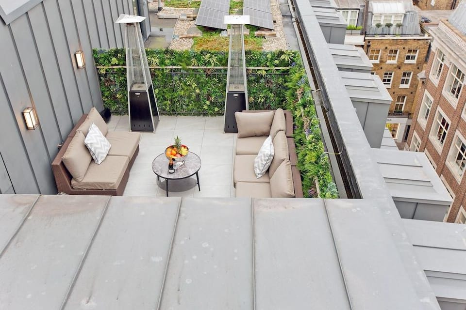 3-bed Rooftop Penthouse Hotel in City of Westminster