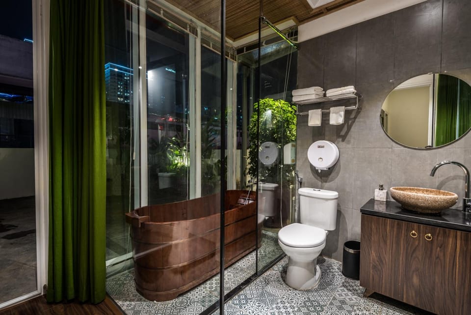 KIM Hotel - Trung Hoà Love hotel in Hanoi